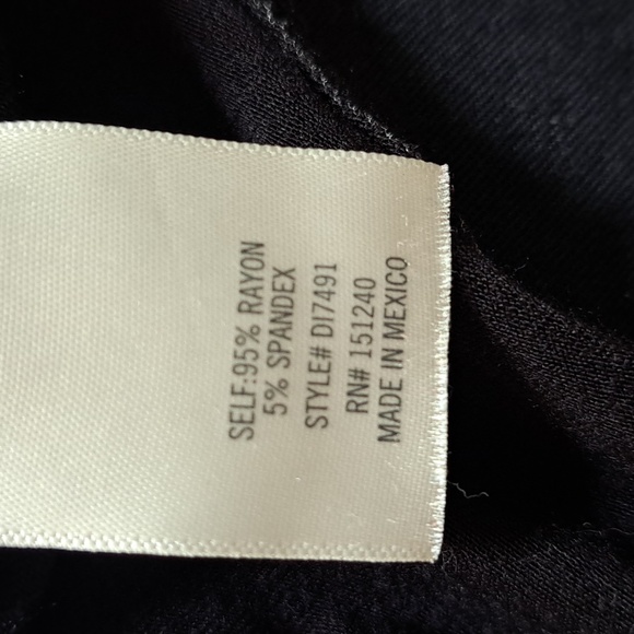 Alya Black W/ Floral Flowy Short Sleeve Dress. Size Medium - Picture 8 of 8